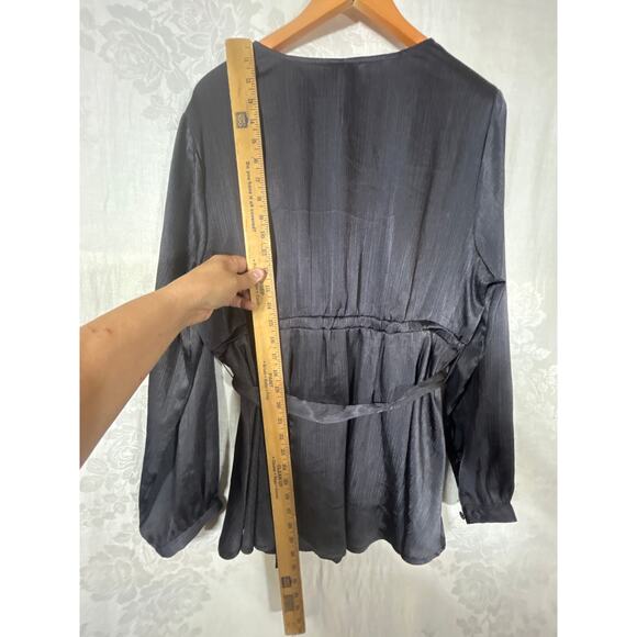Torrid Babydoll Top 1 1X Gray Crepe Satin Belted Peplum Long Sleeve - Picture 9 of 9